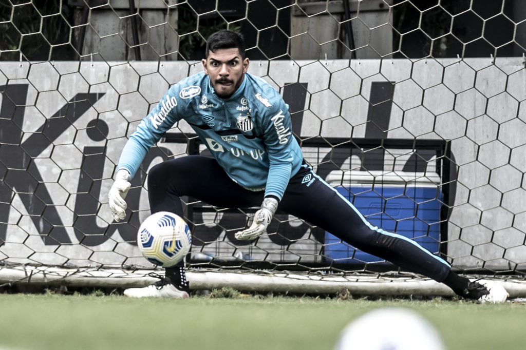 João Paulo é titular absoluto do Santos