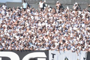 Torcida do Santos voltou aos jogos em setembro