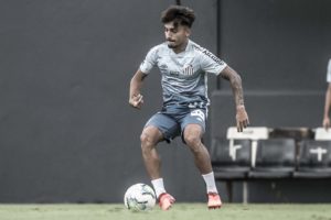 Lucas Lourenço foi emprestado pelo Santos