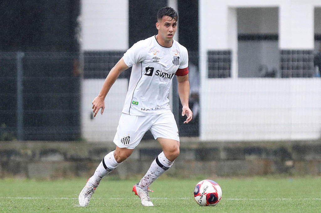 Sandro deve ser titular do Santos na Copinha