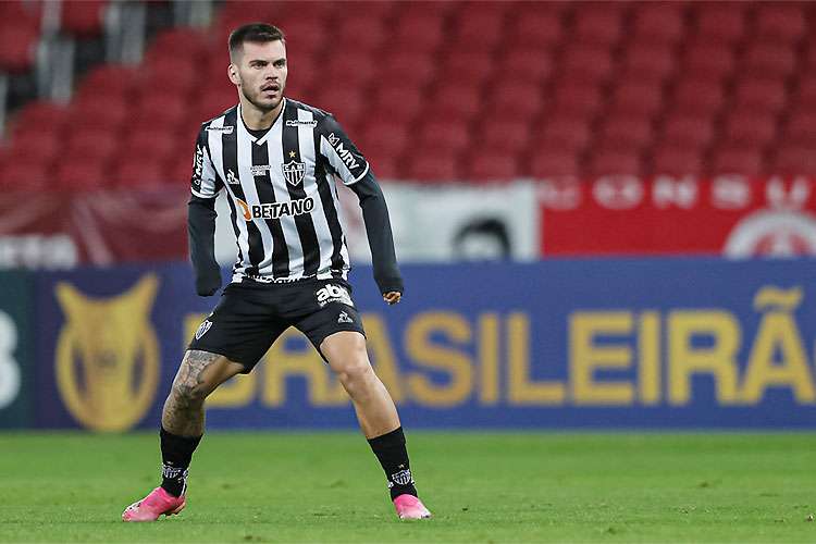 Nathan está na mira do Santos