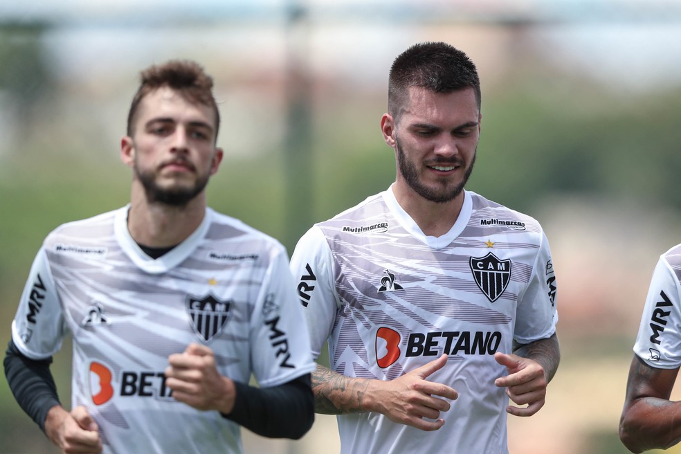 Santos busca meia no mercado