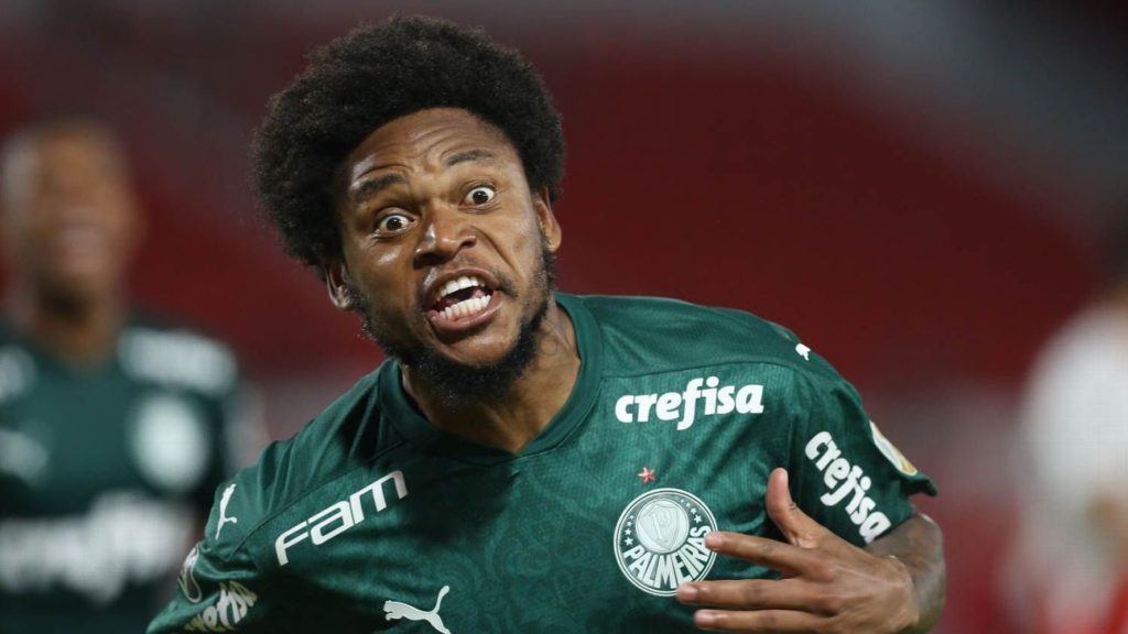 Luiz Adriano foi oferecido ao Santos