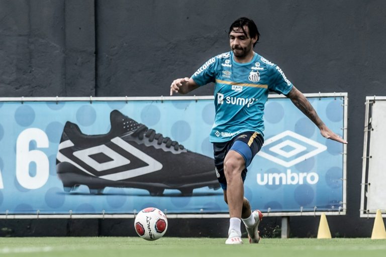 Goulart já tem trabalhado no Santos