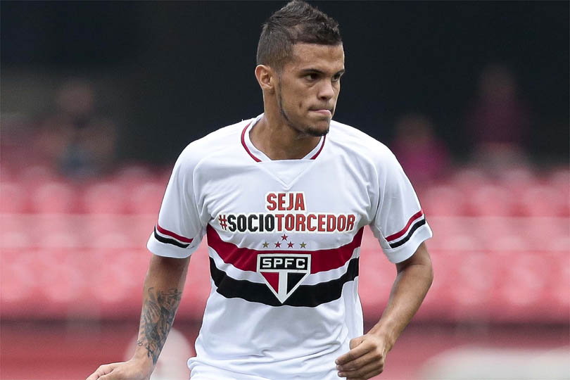 Auro é o novo reforço do Santos