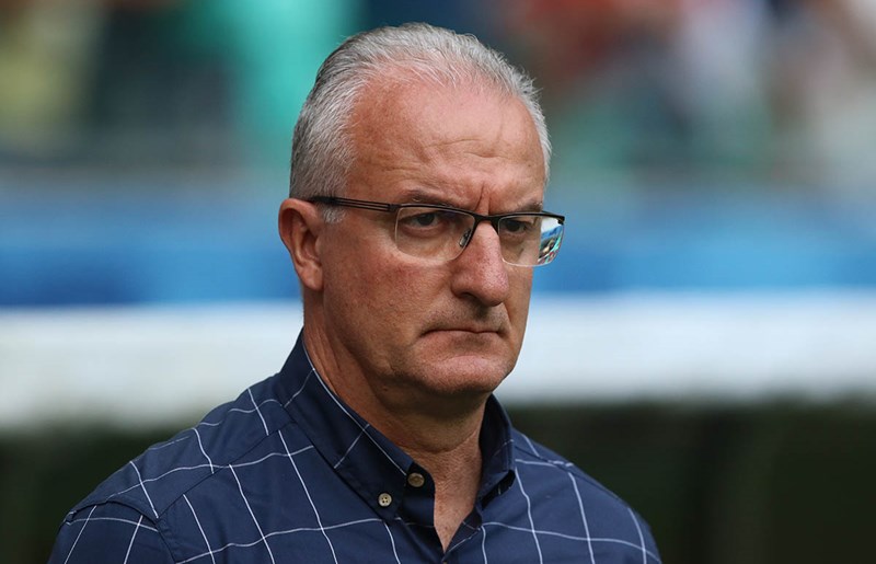 Dorival Júnior garante que não recebeu consulta do Santos