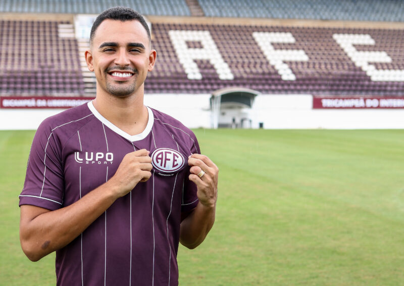 Guilherme Nunes não teve espaço no Santos