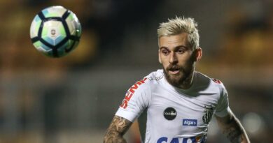 Com pedido de desculpas à torcida, Lucas Lima anuncia retorno ao Santos