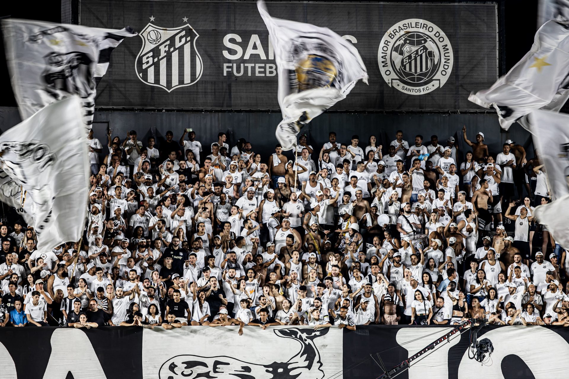 O Corinthians pode perder pontos após os cantos homofóbicos de torcedores?