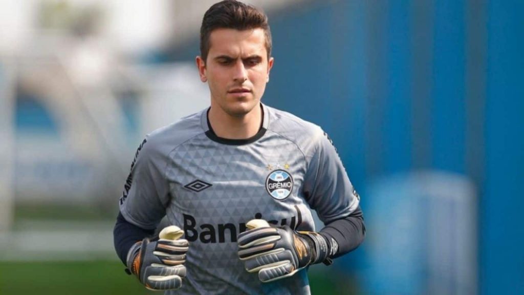 Foto: Lucas Uebel - A posição de goleiro se tornou prioridade para o Santos após lesão de João Paulo