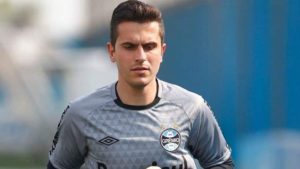 Foto: Lucas Uebel - A posição de goleiro se tornou prioridade para o Santos após lesão de João Paulo