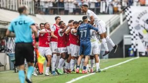 elenco Santos comemorando