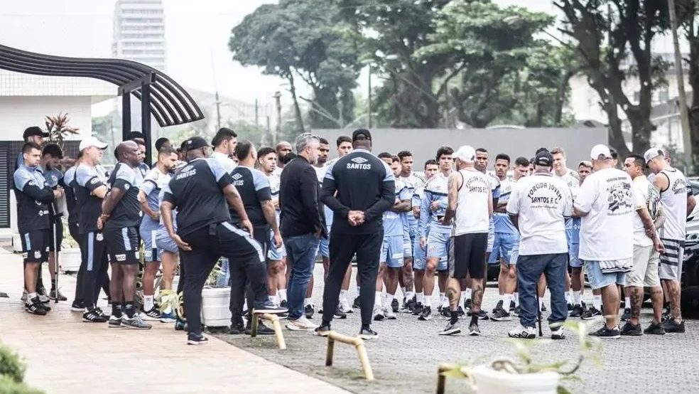 Foto da última reunião entee torcedores e jogadores realizada em 2023 - Foto: Reprodução/Instagram