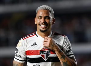 Luciano com a camisa do São Paulo recebeu proposta do Santos - Foto: São Paulo FC