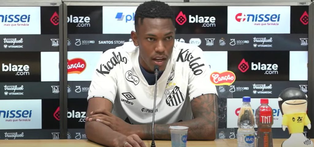 Luisão sendo apresentado no Santos - SFC TV