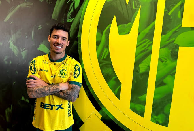 Zeca com a camisa do Mirassol - Foro: Mirassol