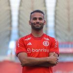 Thiago Maia negocia com o Santos - Foto: Ricardo Duarte/SC Internacional