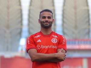 Thiago Maia negocia com o Santos - Foto: Ricardo Duarte/SC Internacional