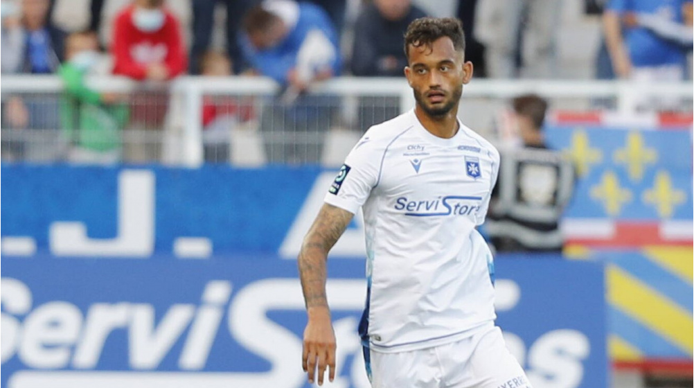 Jubal jogou no Santos - Foto: Auxerre