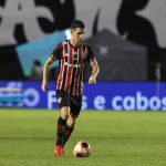 Oscar em jogo contra o Santos - Foto: Flickr do São Paulo FC