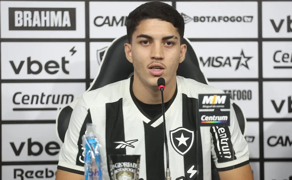 Jair, novo zagueiro do Botafogo – Foto: Vitor Silva/Botafogo