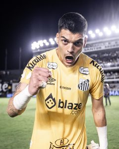 Gabriel Brazão no Santos - Foto: Raul Baretta