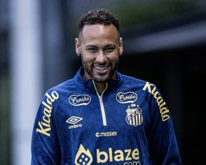 Neymar treinando no Santos - Foto: Raul Baretta