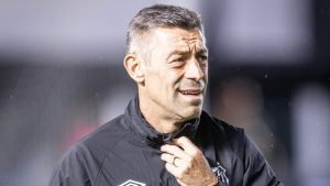 Pedro Caixinha no Santos - Foto: Raul Baretta
