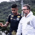 Cleber Xavier e Aderlan no Santos