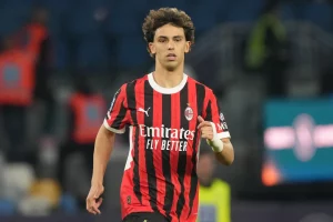 João Félix pode pintar em rival do Santos