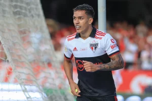 Igor Vinicius passou pelo Santos - Foto: Rubens Chiri/São Paulo FC