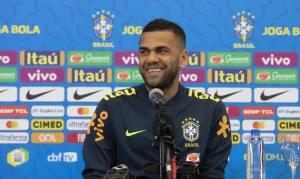 Daniel Alves oferecido ao Santos - Foto: CBF