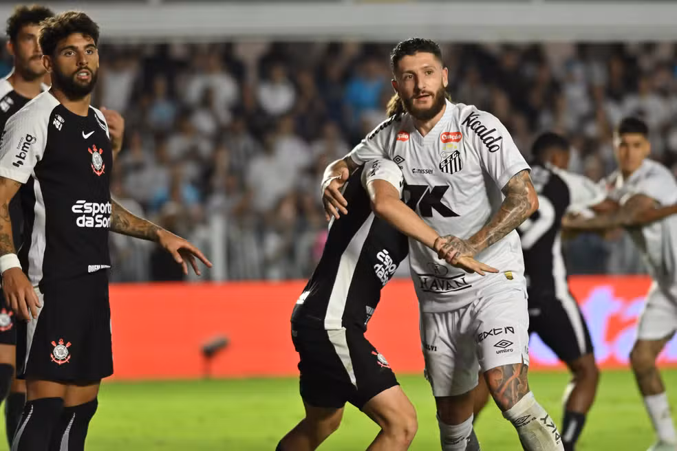Foto: Jota Erre/AGIF - Santos