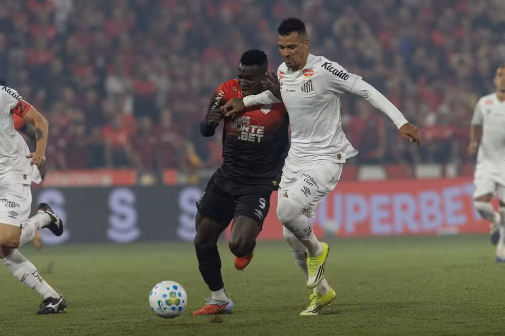 Foto: Hedeson Alves/AGIF santos