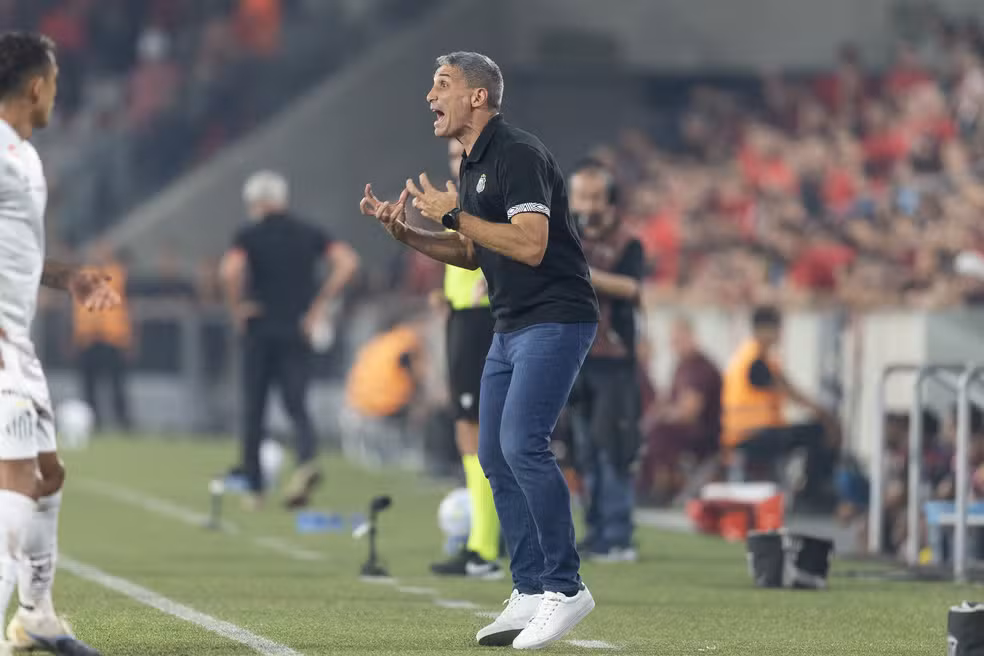 Foto: Hedeson Alves/AGIF santos